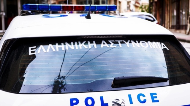 Νέα γυναικοκτονία στη Θεσσαλονίκη: 46χρονος σκότωσε την 60χρονη σύζυγό του με μαχαίρι - Τραυμάτισε και τον γιο του