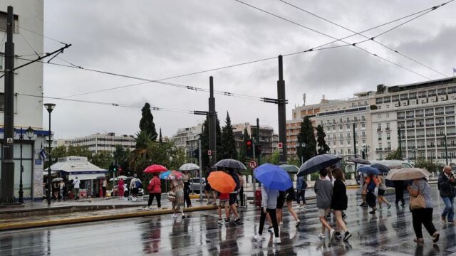 Καιρός: Πού θα βρέξει σήμερα στην Αττική - Μέχρι πότε θα κρατήσει ο χειμώνας διαρκείας