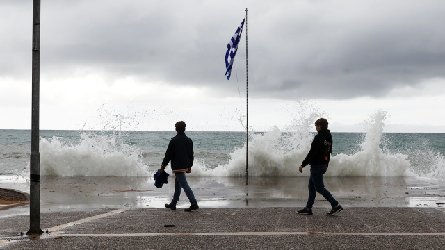 Καιρός: Από καλοκαίρι... χειμώνας - Πότε έρχονται οι ψυχρές αέριες μάζες, προειδοποίηση για βουτιά έως και 10 βαθμών