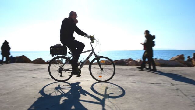 Καιρός: Έρχεται μικρό... καλοκαίρι, πάνω από 30 βαθμούς ο υδράργυρος - Πότε θα πέσει η θερμοκρασία