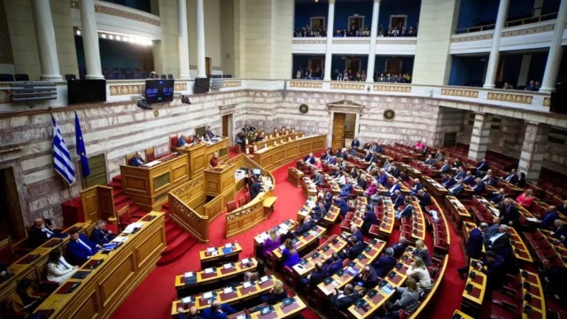 Βουλή: 4+2 κρίσιμα νομοσχέδια μέσα σε 2 εβδομάδες θέλει να περάσει η κυβέρνηση