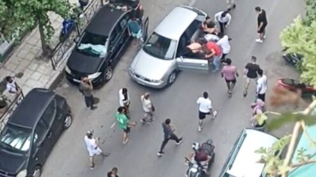 Πλατεία Βικτωρίας: Σοκαριστικό βίντεο ντοκουμέντο από τροχαίο - Οδηγός ουρλιάζει, αφού τραυμάτισε παιδάκι