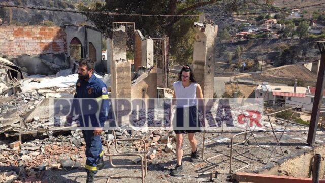 Φωτιά στην Κερατέα: Πολύτεκνη οικογένεια έχασε το σπίτι της - Ο πατέρας έδινε εθελοντικά μάχη για να σώσει άλλα σπίτια της περιοχές (Εικόνες)