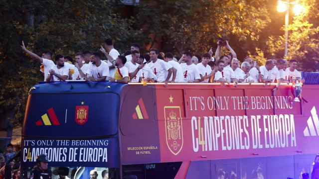 Euro 2024: Κάηκε η Μαδρίτη στη φιέστα για την πρωταθλήτρια Ευρώπης Ισπανία (Εικόνες και βίντεο)