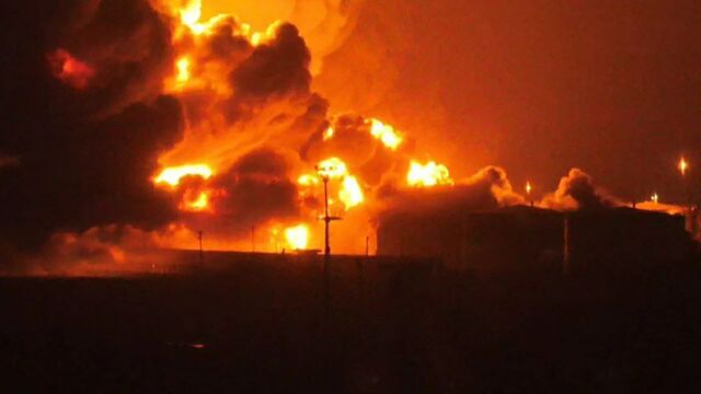 Φωτιά στη Μέση Ανατολή: Το Ισραήλ απάντησε στους Χούθι με βομβαρδισμό στην Υεμένη - Δεκάδες τραυματίες, τεράστιες ζημιές (Εικόνες & Βίντεο)