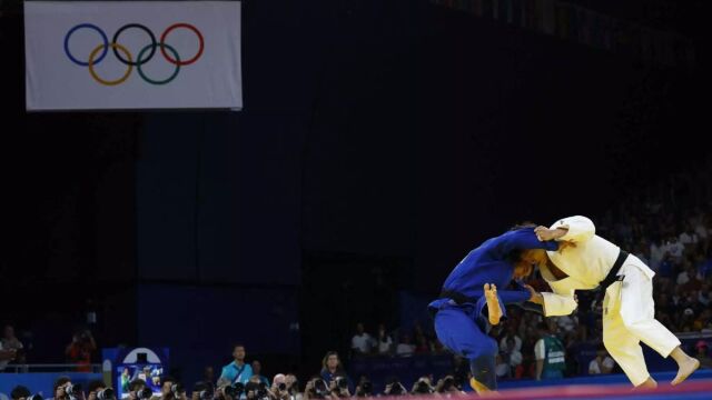 Ολυμπιακοί Αγώνες 2024: Ολυμπιονίκης τζούντο αρνήθηκε να σφίξει το χέρι Ισραηλινού αθλητή - Φώναξε Αλλάχου Άκμπαρ και κατέληξε με εξαρθρωμένο ώμο