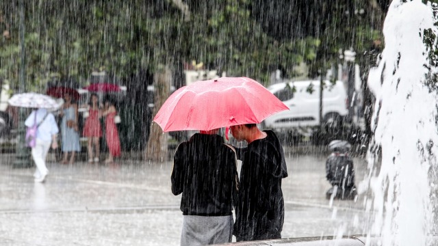 Έκτακτο δελτίο επιδείνωσης του καιρού: ''Έρχονται'' βροχές, καταιγίδες και ισχυροί άνεμοι