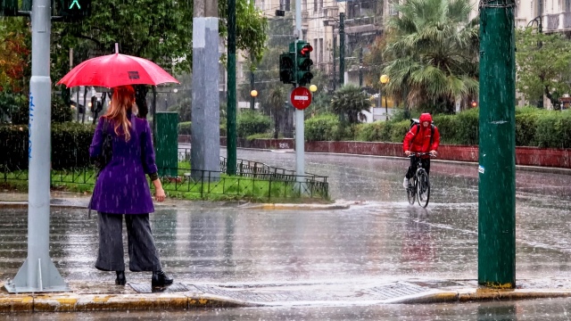 Καιρός: Συνεχίζεται η κακοκαιρία με περισσότερες καταιγίδες – Έρχεται νέα πτώση της θερμοκρασίας - Πού και πότε θα “χτυπήσει” το νέο κύμα