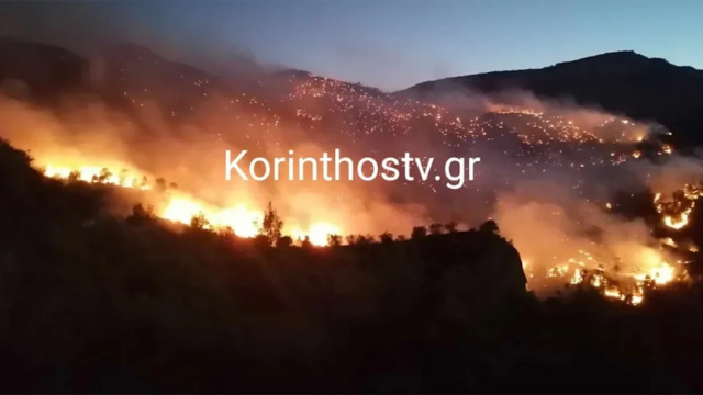 Φωτιά στο Ξυλόκαστρο: Νύχτα αγωνίας και υπεράνθρωπες προσπάθειες των πυροσβεστών - Εκκενώθηκαν χωριά