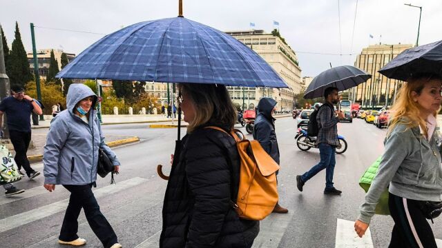 Χτυπά την Αττική η κακοκαιρία Alexandros: Πού θα πέσουν τα μεγαλύτερα ύψη βροχής - Φόβοι για πλημμύρες, καμπανάκι από την Πυροσβεστική