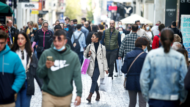 Χειμερινές εκπτώσεις 2025: Ανοιχτά σήμερα  τα εμπορικά καταστήματα και τα εμπορικά κέντρα