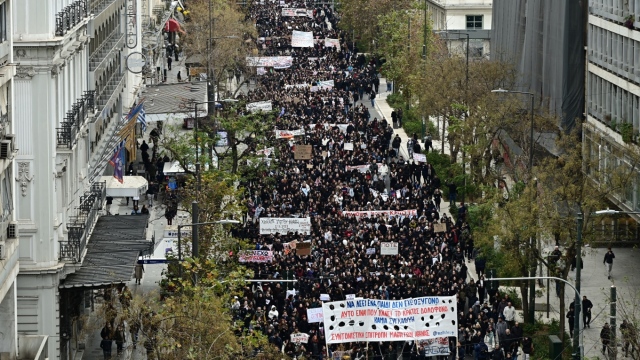 Τέμπη: Εισαγγελική έρευνα για τις αναρτήσεις που προτρέπουν σε βιαιοπραγίες στις συγκεντρώσεις