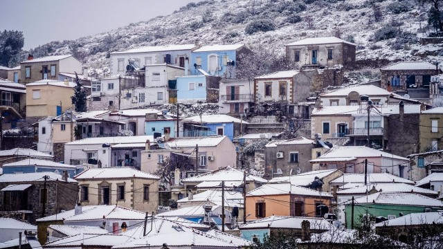 Καιρός: Πότε υποχωρεί η κακοκαιρία Coral που σάρωσε τη χώρα - Το Σάββατο η πιο ψυχρή μέρα του έτους μέχρι στιγμής