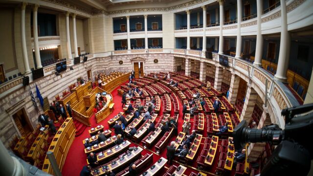 Βουλή: Live η συζήτηση για τη σύσταση Προανακριτικής για τον Χρήστο Τριαντόπουλο