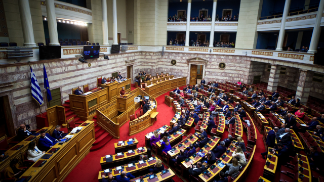 Οι έξι υπουργοί που θα δώσουν τη μάχη με την καθημερινότητα: Προτεραιότητα σε μισθούς, επιδόματα, ΕΣΥ, Παιδεία, Δημόσιο και στήριξη της οικογένειας